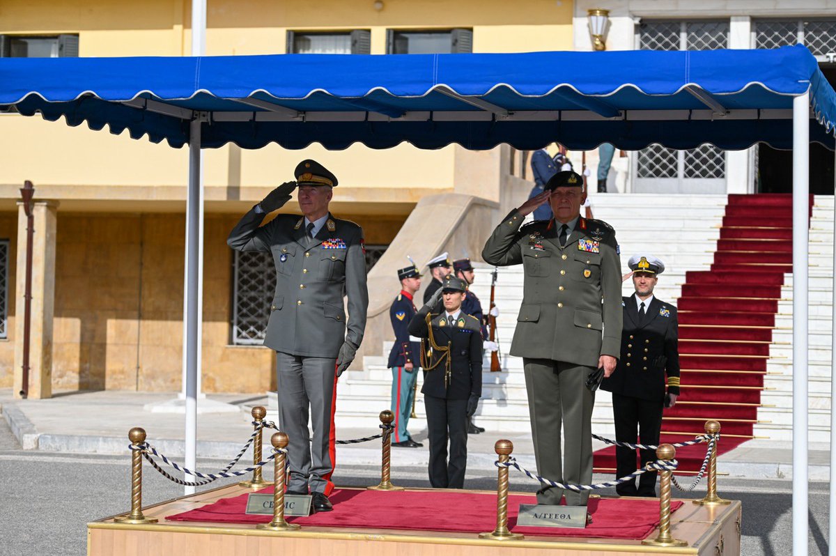 During official visit to 🇬🇷 I met with @ChiefHNDGS General Floros & @gkefalogiannis Deputy MOD. Our agenda included: ➡️🇪🇺 - 🇬🇷 Cooperation ➡️Geostrategic & regional challenges ➡️Strategic Compass implementation ➡️🇬🇷 contribution to #EU Missions & Operations