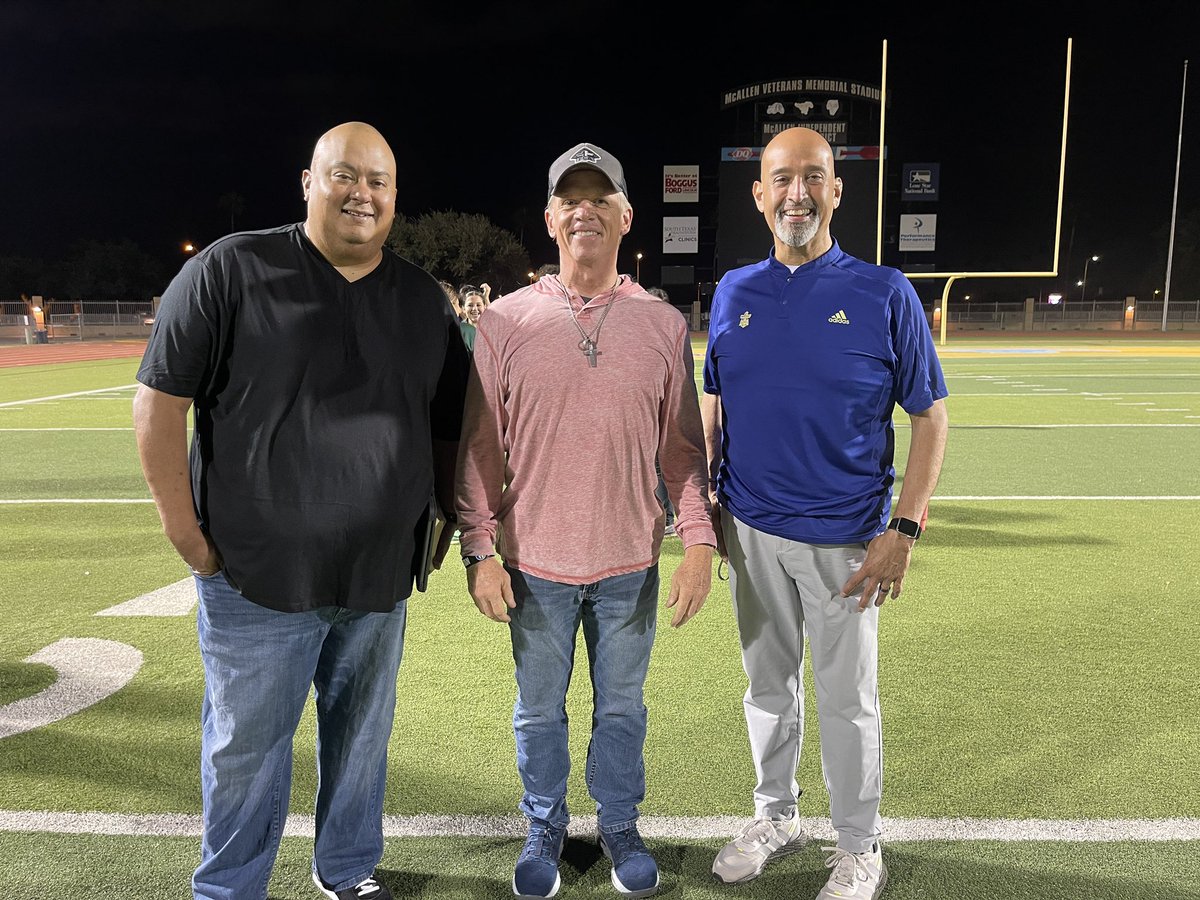 sallyvalle_63's tweet photo. All 3 MISD high schools together for Fields of Faith! It was an amazing time listening to our students praising the Lord!
@McAllenISD @Rowe006 @McHiPride @Pride_Mustangs #FOF23 https://t.co/UjxntI7sKF