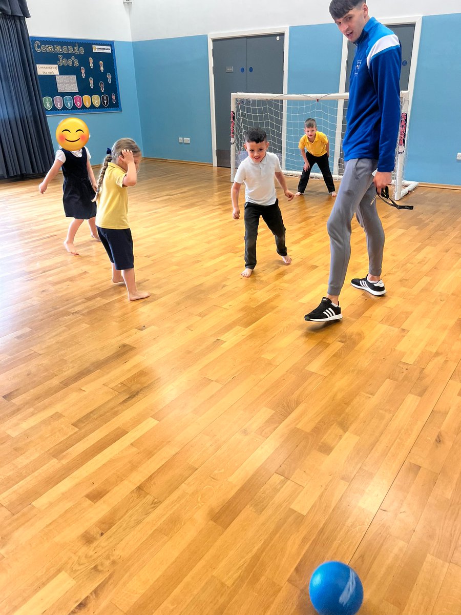 WhitehouseHull's tweet photo. Class Johnson enjoying their football club for lunch time break today. #classjohnson #whitehousepru #lunchtimeclub #footballclub #itsadraw #enjoyingourselves https://t.co/oxfiNxhQ2d
