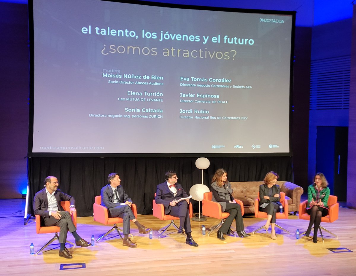 En el Congreso de <a href="/media_seguros/">Colegio Mediadores</a> interesante mesa debate con <a href="/Evatomasgon/">Eva Tomás Gonzalez</a> , Directora Canal Corredores y Brokers de <a href="/AXASegurosEs/">AXA España</a> . Siempre junto a la mediación profesional para seguir #ConstruyendoJuntos un futuro más seguro.