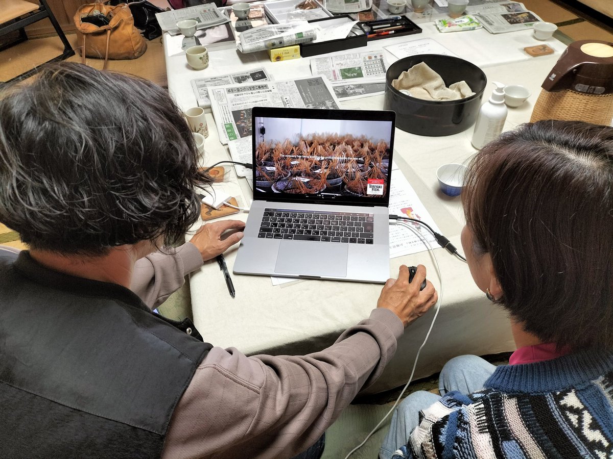 財賀寺さんにて、YouTubeのチェックしています。
平松食品さんの佃煮工場見学の映像です。
#平松食品
#愛知県豊川市
#チーム希望
#疋田希望
#豊川が世界をとる
#ミセスコンテスト