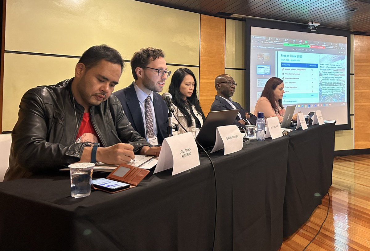 Clare Robinson tweet media