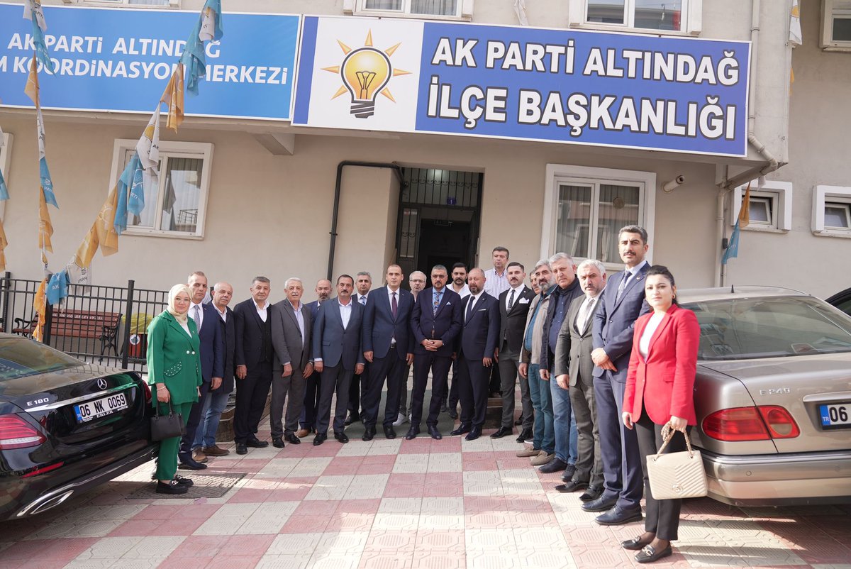 Milliyetçi Hareket Partisi İl Başkanı Sn. Alparslan Doğan ‘ı ve Milliyetçi Hareket Partisi Altındağ İlçe Başkanı Sn. @EminStkAKTAS ‘ı ilçe başkanlığımızda ağırladık. Nazik ziyaretleri için teşekkür ediyorum.. #KalbimizAltındağ @AlpDoganMHP @akaltindag