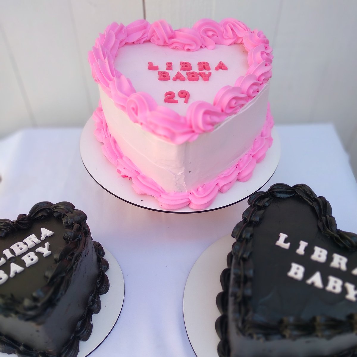 BalduzziJuliet's tweet photo. Solo soy una chica , que ama hacer felices a otras chicas , con estas tortas ✨️💖 💞💕💫 https://t.co/xLw9btMQoa