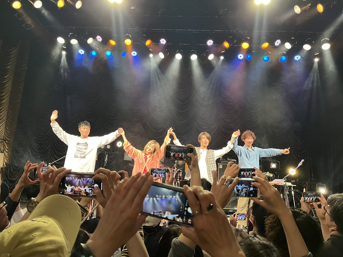 akamine_sae's tweet photo. キネ���倶楽部でNakamuraEmiさんのワンマンライブ観てきた！！

発する音の一つ一つに魂がずっしりこもってて心が震えた、ほんとに

単純にお上手なだけの歌うたいじゃなくて、メッセンジャーに私もなりたいんだったと思い返した

ライブ頑張るぞ〜〜！💪

#NakamuraEmi #突然ワンマン #突然ONEMAN https://t.co/9FkV3Y92Zg