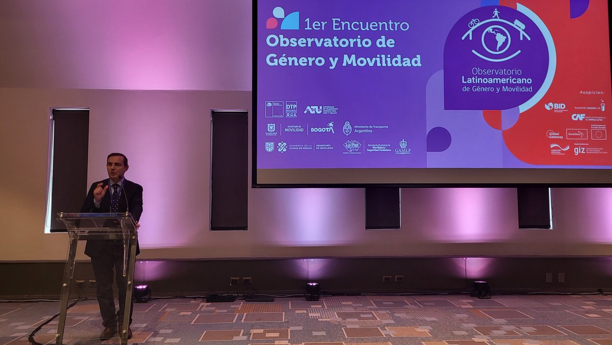 <a href="/JuanCaMunozA/">Juan Carlos Muñoz Abogabir</a> <a href="/Red_Movilidad/">Red Movilidad</a> <a href="/DTPMet/">DTPM</a> <a href="/PaolaTapiaSalas/">Paola Tapia Salas</a> <a href="/womeninmotion_/">womeninmotion</a> El jefe de operaciones de <a href="/el_BID/">Banco Interamericano de Desarrollo</a> en Chile, Pablo Angelelli, comenta la importancia d tener una agenda de género para ayudar al desarrollo humano en las empresas de transporte, desde la conducción hasta los puestos de responsabilidad.