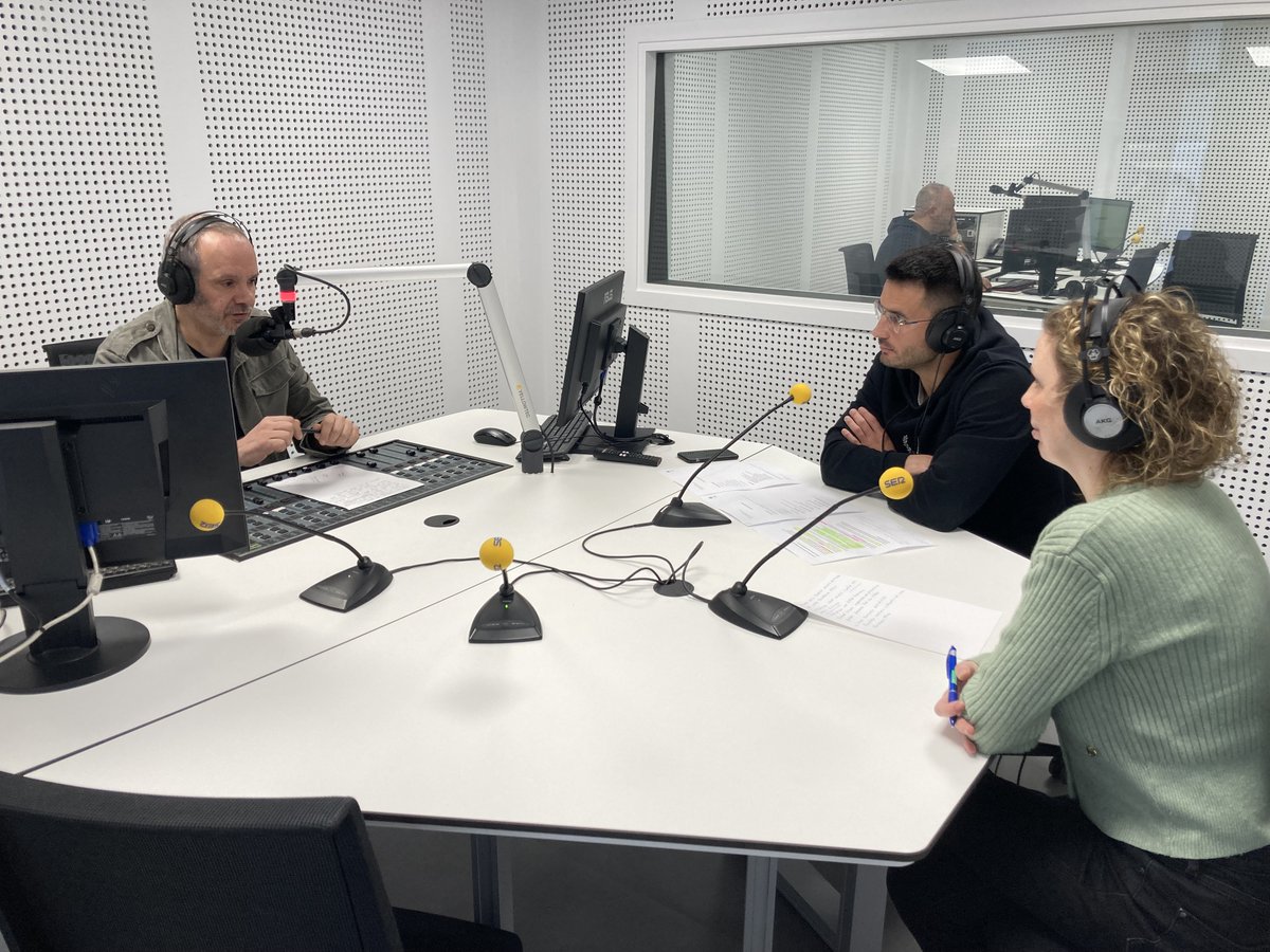 🗣️ Hoy, en @SERnavarra, os contamos en qué consiste el programa de #FNF, junto a @AlbeaPsicologia, por el cuidado de la salud mental. 🧑‍🏫Talleres dirigidos, en una 1ª fase, a árbitras, jugadoras, técnico/as y clubes. 🕞 A las 15:45, en cadenaser.com/ccaa/navarra (@CarruselNavarra)