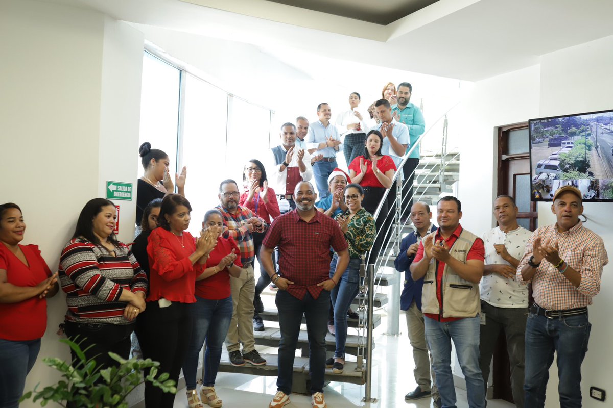 ✨En nuestra institución le damos inicio formal a la época más linda del año NAVIDAD! 🎄 <a href="/vladiviloria/">Vladi Viloria</a>