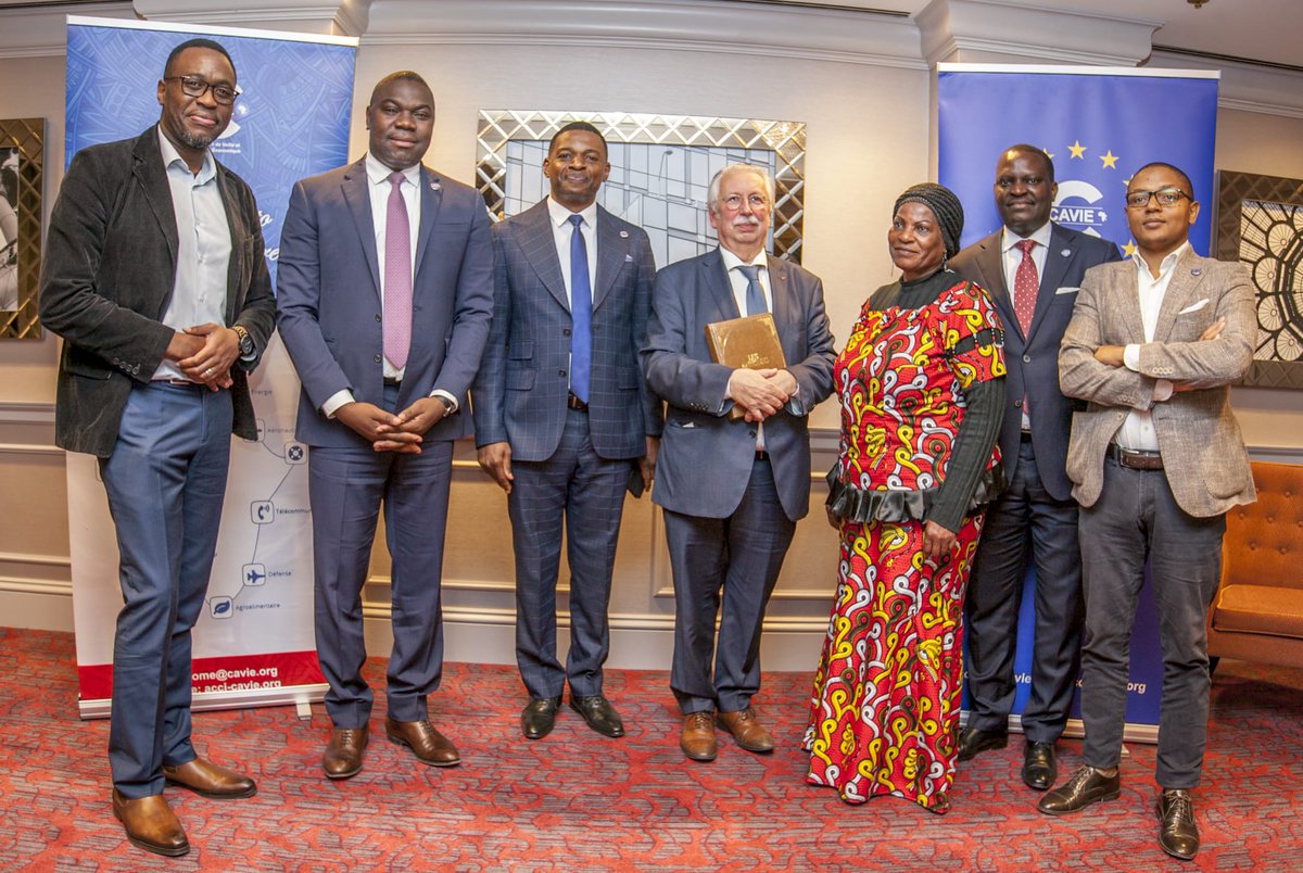 cavie_acci's tweet image. Véritable machine à attirer, à trier et à booster les acteurs exigeants, pragmatiques, respectueux et loyaux, le Centre africain de veille et d'intelligence économique délivre comme très peu d'institutions sur le continent noir.

#IntelligenceCollective #DueDiligence #SoftPower