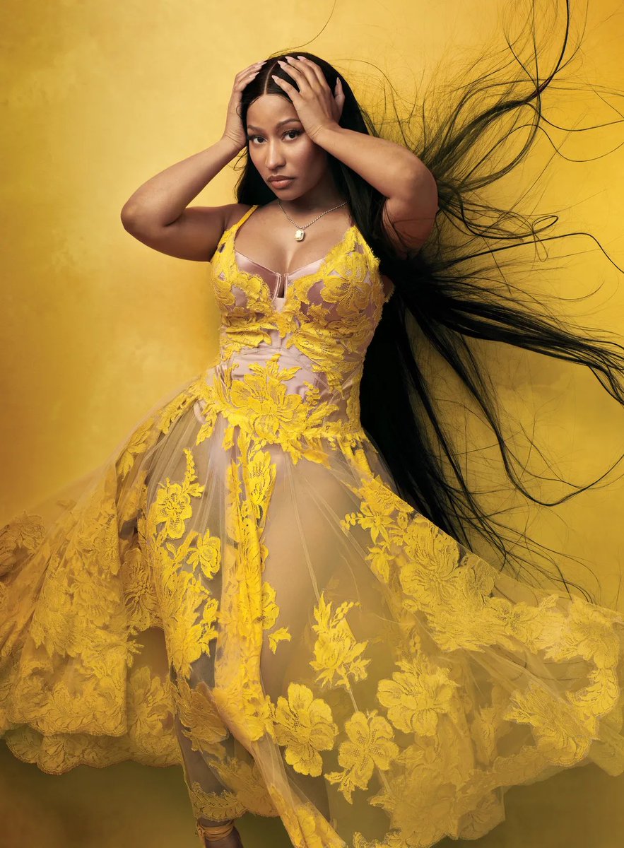 rapalert6's tweet photo. Nicki Minaj covers US Vogue. 
📸 by: Norman Jean Roy https://t.co/AJ4XqzkiJM