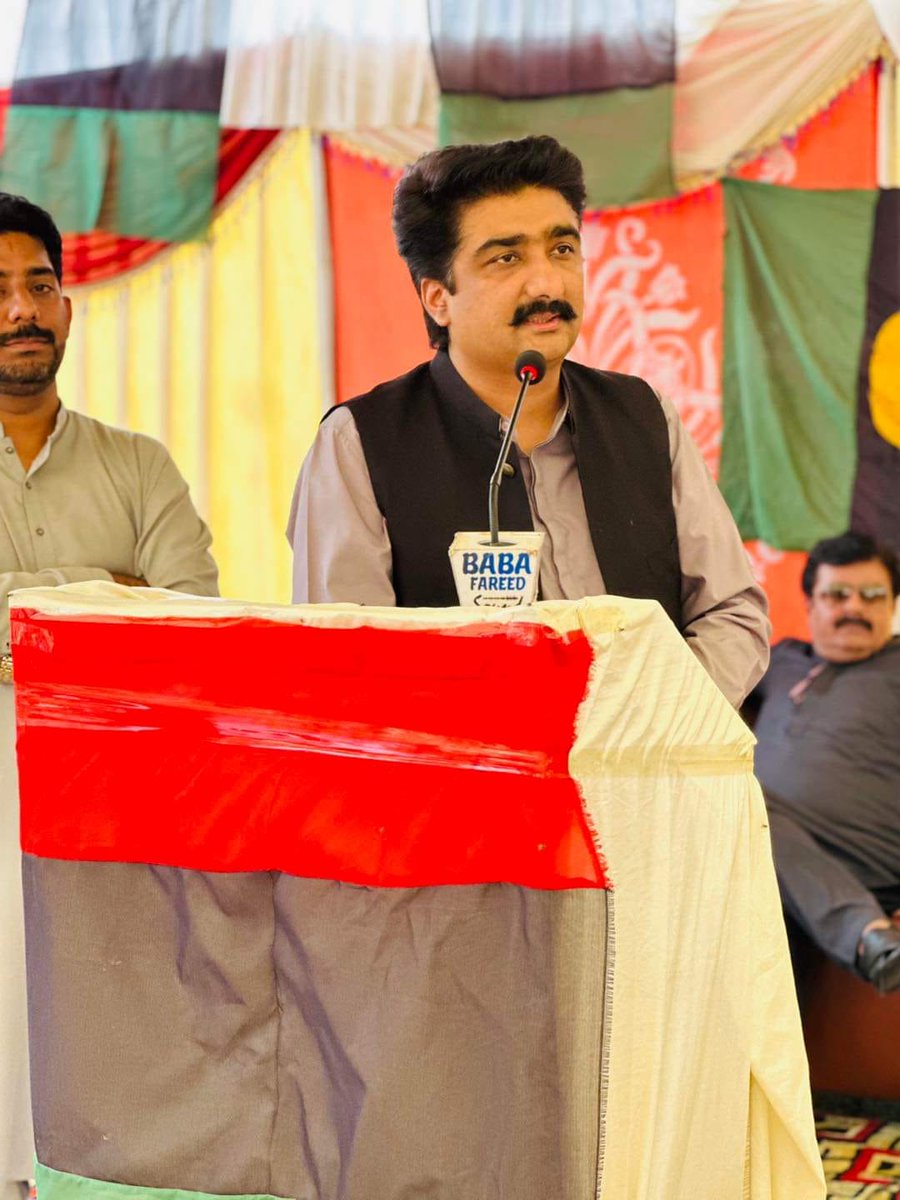 shazil_s2's tweet photo. Attended an party gathering  for Mirpurkhas division along with father @SInayatAliShah1  and cousin @SyZulfiqarShah. Where all members gathered to discuss about the upcoming events in the division #PPPDigital #BBhuttoZardari https://t.co/Fof6hFbFyK