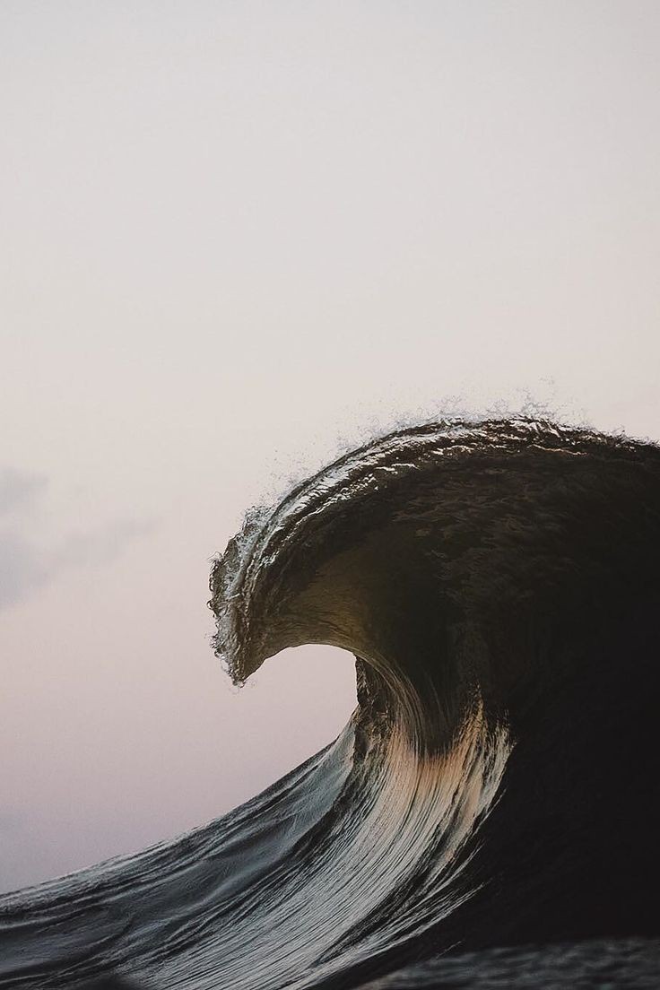 elemmiressoul's tweet image. big waves.