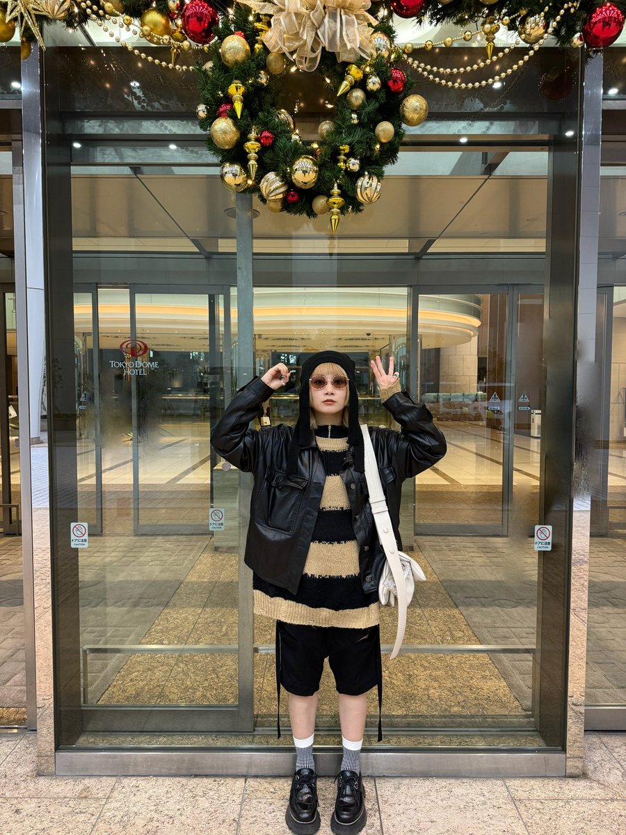 RRReol's tweet image. リハーサルで黒箱ケーキもらった🗃️
今年もたくさんのお祝いありがとうございます、お陰様でサーティやったー

🖤