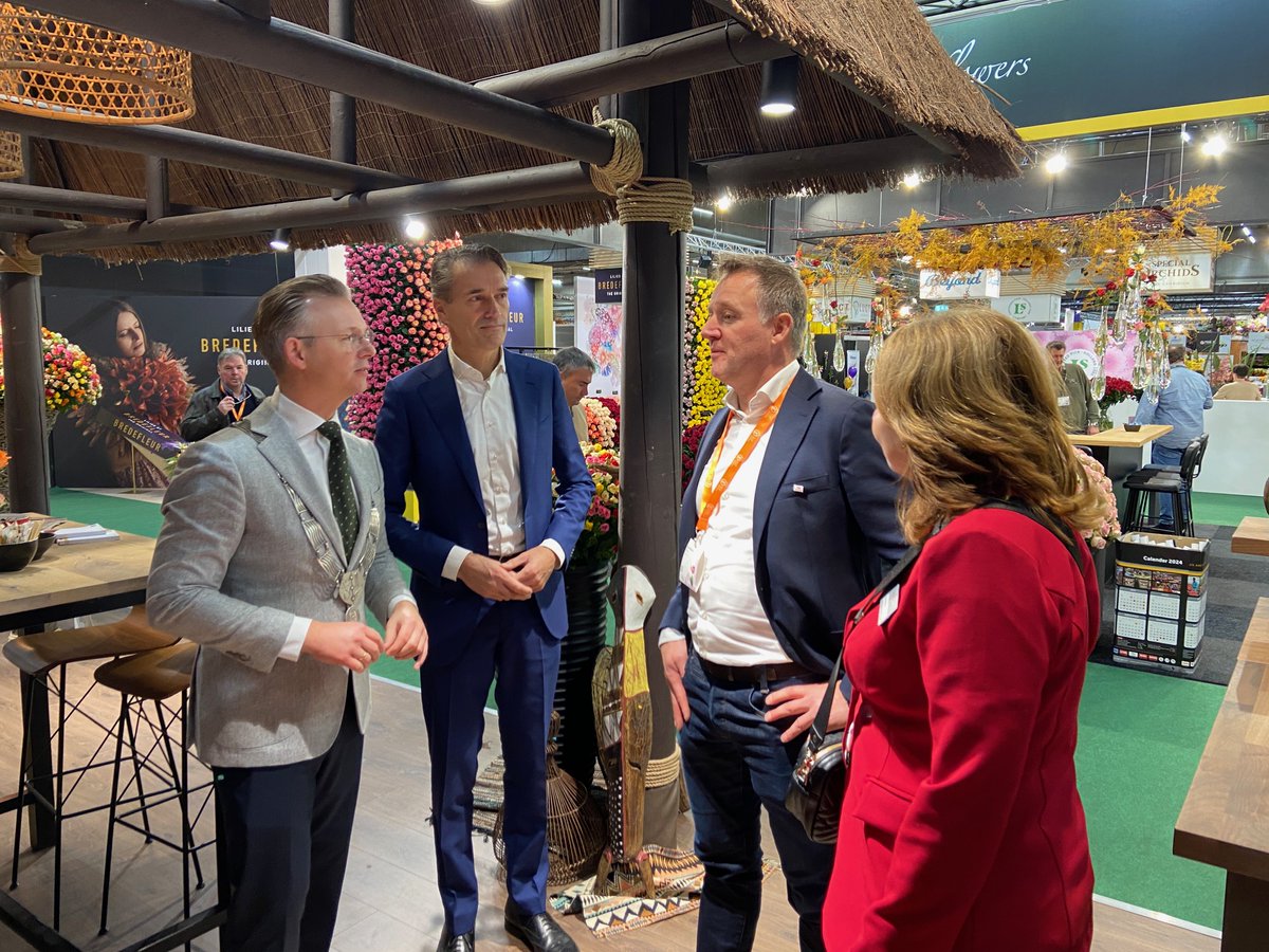 Lees het laatste nieuws uit <a href="/GreenportA/">Greenport Aalsmeer</a> met een nieuwe PodKas met Eveline Stilma, de oprichting van Energiecoöperatie PrimA4a , <a href="/TOPTuinbouw/">Tuinbouw Ondernprijs</a> in Greenport Aalsmeer en veel meer! Lees  'm  via📧bit.ly/3MyJbdu