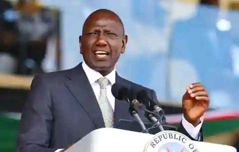 #FellowKenyans where do you get the strength to listen to this guy, even his own friend #Malema cant locate him anymore, he is clueless and and very inconsistent #StateOfTheNation #Ruto