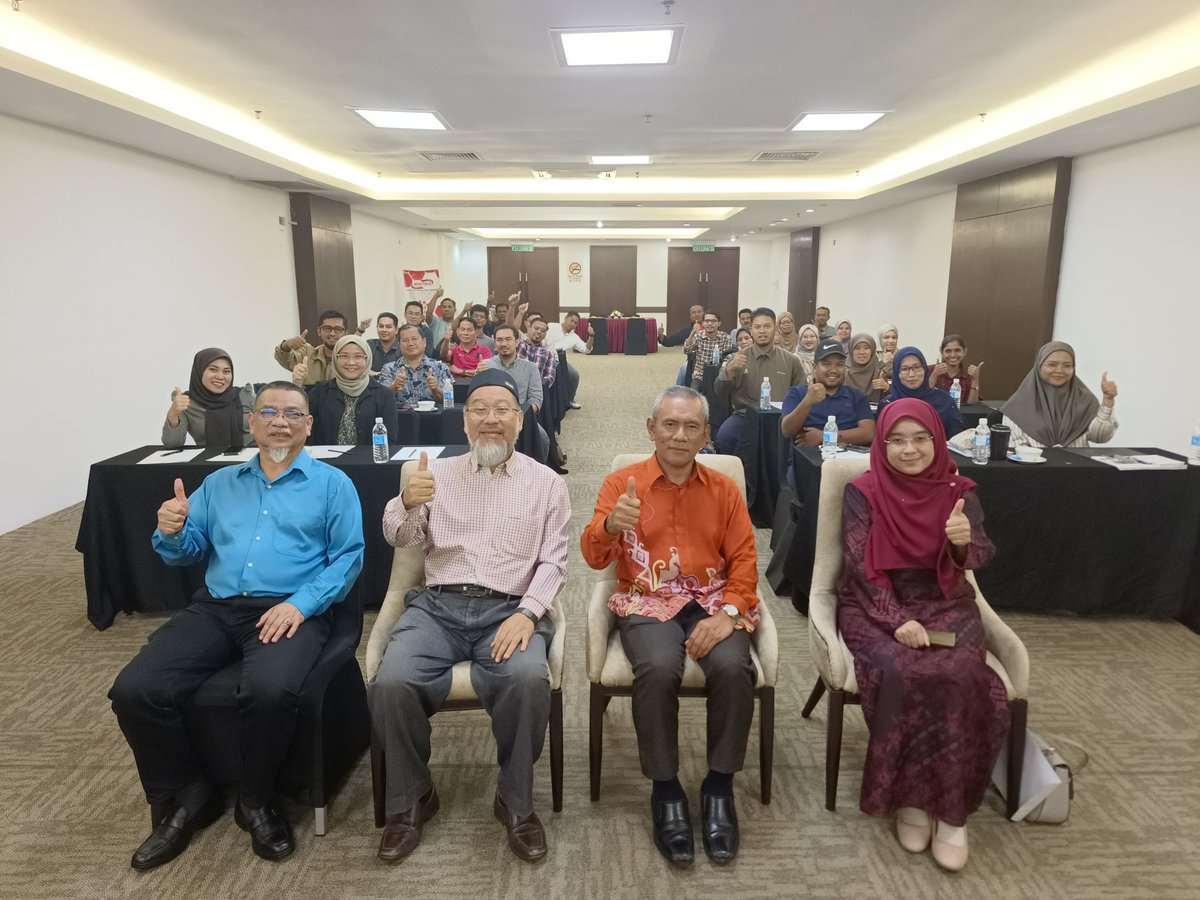 Pengarah Kerja Raya Melaka Datuk Ir. Ismail Abd Rahman petang tadi hadir bagi penutupan Kursus Penyeliaan Dan Pengurusan Tapak Projek di sebuah hotel di Bandar Melaka.

Kursus ini dianjurkan oleh The Malaysian Asset &amp; Project Management Association (MAPMA).
