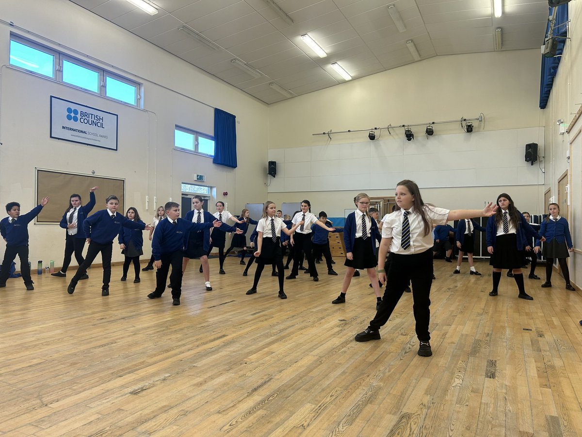 Year 6 Sinéad O’Hart Class tweet media