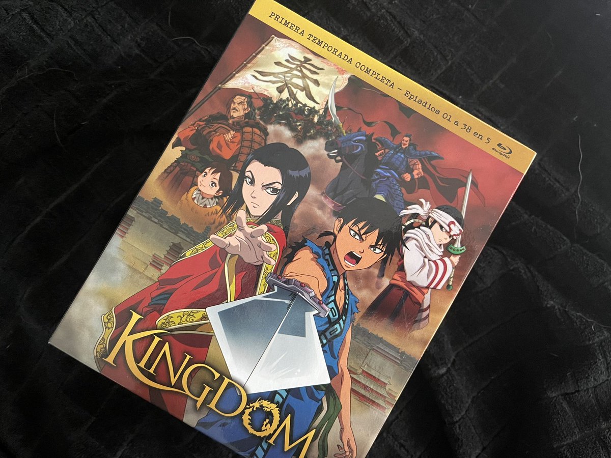 INCREÍBLE pack de la primera temporada de #Kingdom en Blu-ray de @SelectaVision. Me he quedado flipado 😱