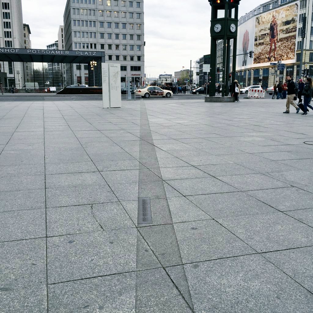 DDRplanet's tweet image. Berliner Mauer

#Mauerfall