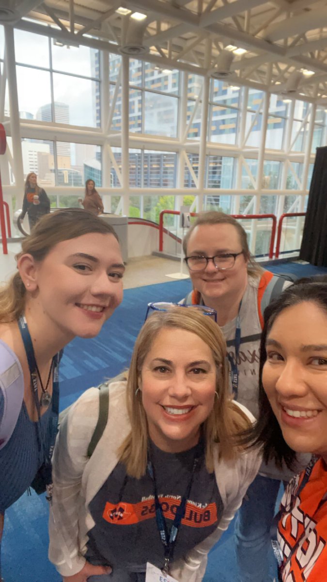 We are ready for a great day nerding out <a href="/TXScienceSTAT/">Science Teachers Association of Texas (STAT)</a> with some incredible scientists! <a href="/McCollomScience/">Julia McCollom</a>