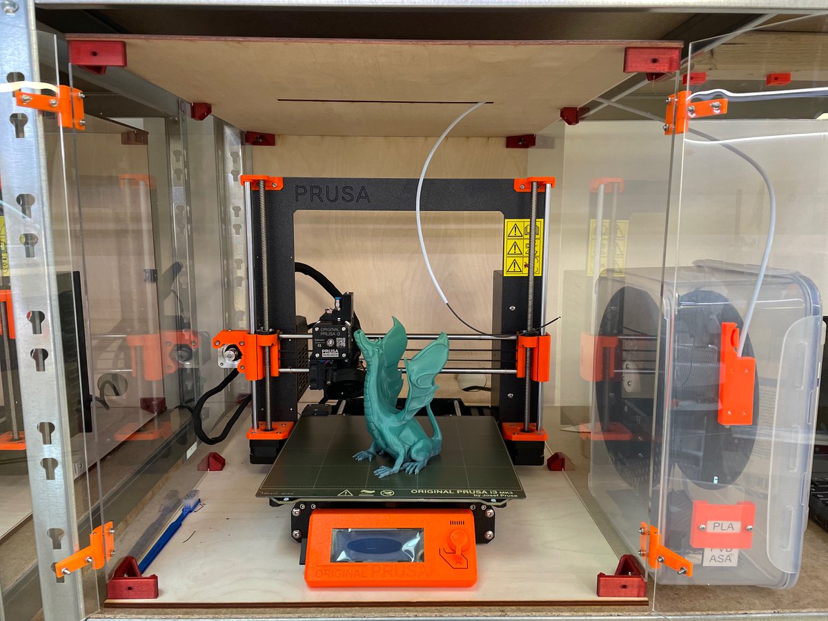 makerhafen's tweet photo. Gleich um 18 Uhr geht es los mit unserem Einführungskurs an den 3D-Druckern.
Wir freuen uns auf Euch!
https://t.co/zAEkRIs6VI
#Makerspace #Hamburg https://t.co/7tWsrEnAjG