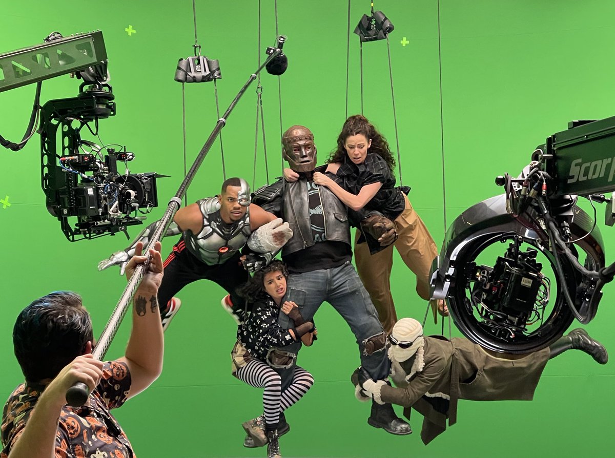 Today is the finale of #DoomPatrol on Max. 
I just don’t have words. It was a very special show filled with very special people. Having been there from D1 to the very last day, I can tell you it will always hold a special place in my heart. 

Doomies forever.