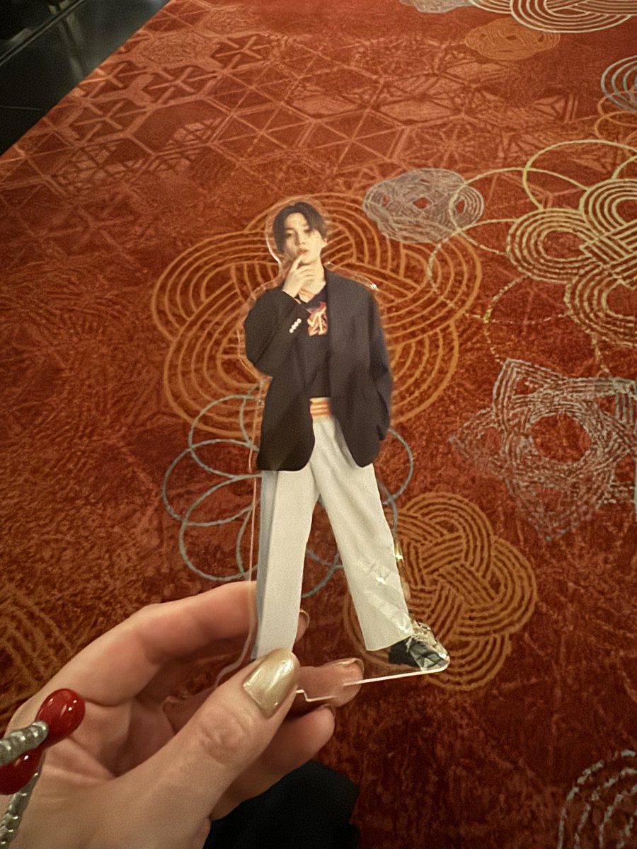 mokasan333's tweet image. #ベストフォーマルウェアアワード

参加してきました！

中央最前にIKKOさんの横にゆせくんが座りゆせくんの背中をずっと見る…という至福の時間を過ごさせて頂きました。

私の席の斜め前にゆせくんが座っているという近さに感動…😭…