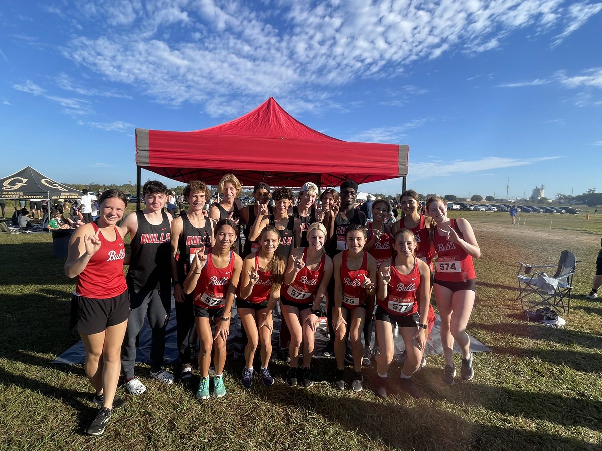 BdaleathleticBC's tweet image. Beautiful morning for XC Regionals! Good luck, Bulls! 🤘@BloomingdaleSHS