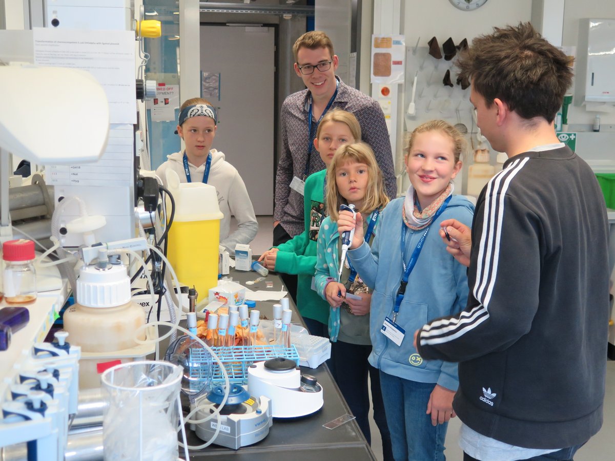 ETH_DBIOL's tweet photo. Just in case anyone ever had doubts: Biological science is fun! 330 kids between 10 and 13 years of age visited ETH Zurich today for the nationwide "Future Day 2023", and 47 of these were hosted in the D-BIOL to carry out experiments in our labs. https://t.co/wLmKpUp6xF