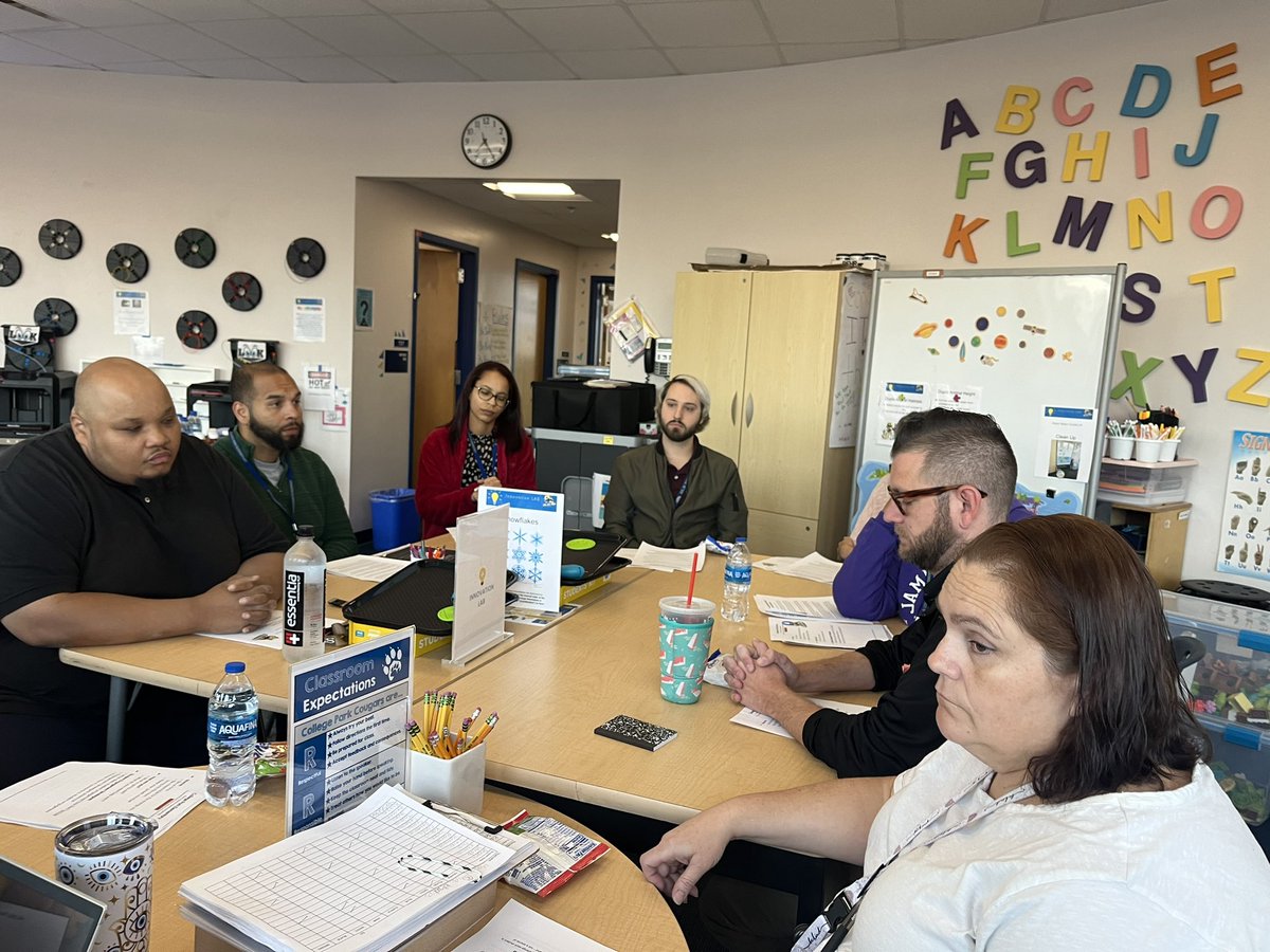 Mentee/Mentor breakfast 🥞 @kAteach81 Focusing on student engagement strategies and praise! 👏🏼 @CPES4LIFE @DrManigo @sarapmendez1 @vbschools @KarolBledsoe @PowerMom73