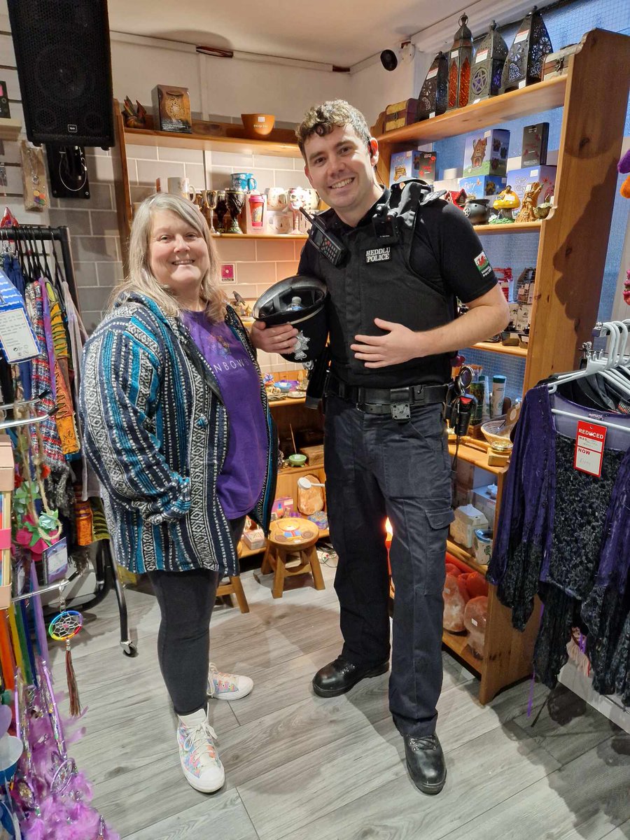 Lovely to have a visit from <a href="/NWPDiversity/">HGC Uned Amrywiaeth / NWP Diversity Unit</a> this afternoon at the RainbowBiz Hippy Shop. 

#diversity #inclusion #community