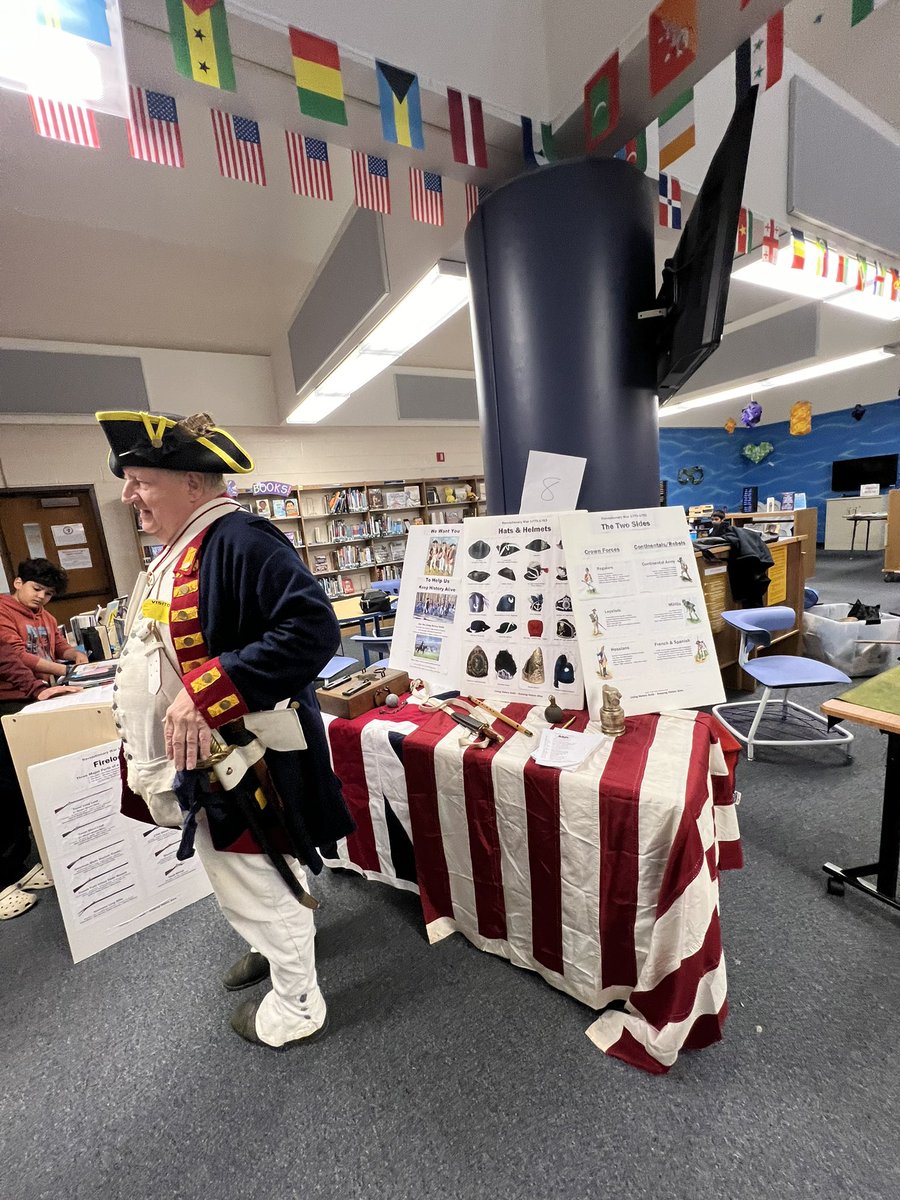 NMRusso12's tweet photo. History comes alive at BMS! @tierneybethel @WatsonBryan7 https://t.co/VRSWSwVdcC