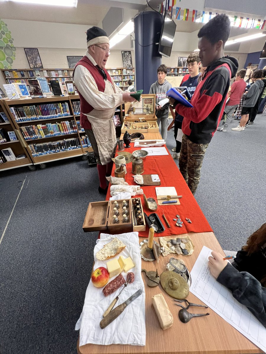 NMRusso12's tweet photo. History comes alive at BMS! @tierneybethel @WatsonBryan7 https://t.co/VRSWSwVdcC