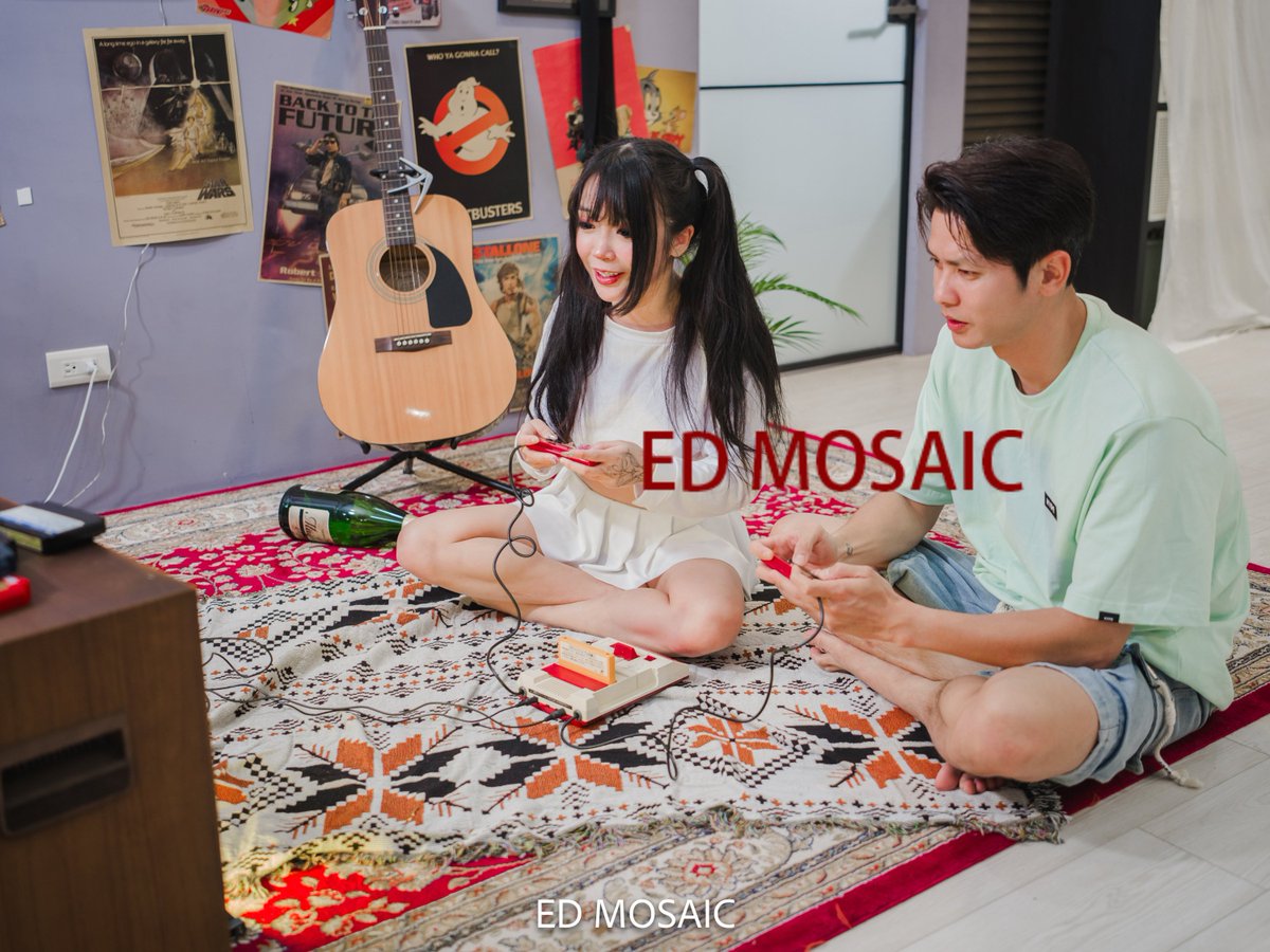 女生陪男生玩遊戲時，
男生專注力通常會在遊戲還是在女生身上？
櫻花妹只是動了一下，仔仔的專注力就在那蜜桃上了🤣

完整影片連結在評論區👇 https://t.co/ejXcvRNgu3
