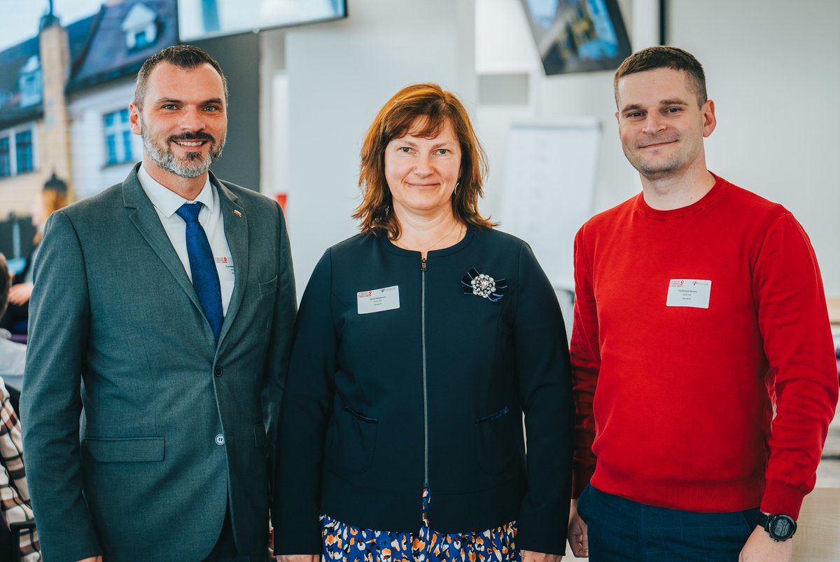 KOZSlovakRep's tweet image. 🇸🇰 🇪🇺UPLATŇOVANIE PRÁV PRACOVNÍKOV: ÚLOHA ODBOROV V ICH PRESADZOVANÍ

🔴Tohtoročná výročná konferencia #NETLEX (sieť odborových právnych expertov Európskej odborovej konfederácie, usilujúca sa budovať kapacity EOK a jej členských organizácií v oblasti európskeho sociálneho a…