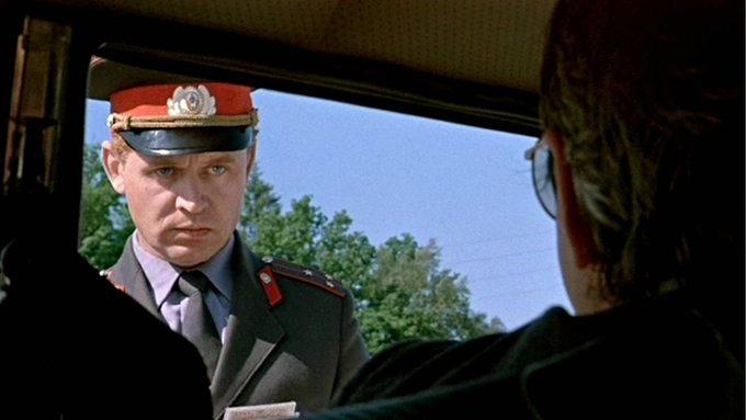 Всех честных сотрудников, не ставших палачами и надзирателями своего народа;
Кто не стал полицаем, оставшись в душе милиционером;
Кто честно стоит на страже порядка, а не спокойного сна класса паразитов, ограбивших свой народ.            С праздником! С Днём советской милиции!