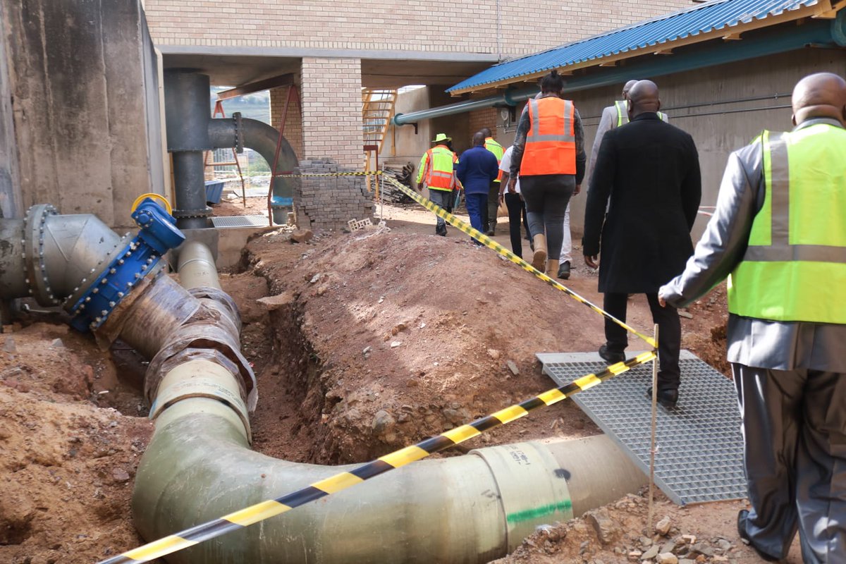 fsgov's tweet image. Efforts to ensure that community of Maluti-A-Phofung and surrounding areas get access to running water remains a top priority. Today, DM Sonto Motaung visited Fikapatso Dam refurbishment project.
 #tmsocialcompactimbizo #LeaveNoOneBehind #tmimbizo