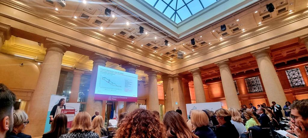 APCOconsulenti's tweet photo. 𝗔𝗣𝗖𝗢 aderisce al "Codice di autodisciplina di imprese responsabili in favore della maternità" presso la Camera di Commercio di Roma.
Per approfondire, clicca ora 👉 https://t.co/U5au5NMn0M

#APCO #cameradicommercio #roma #maternità #codice #autodisciplina https://t.co/CkFdXfIKGS