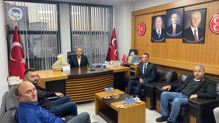 İlçe başkanımız Recep Usta, Sakarya Büyükşehir Belediyesi halkla ilişkiler müdürü Yusuf Demir'i ağırladılar. Büyükşehir belediye başkanımız sn Ekrem Yüce'nin selam ve tebriklerini kabul ettiler. 
#mhpSahada #DiyarDiyarAnadolu #ÇağrımSana #mhp #sözümüzdeyiz #AzizMilletim #MhpAdapa