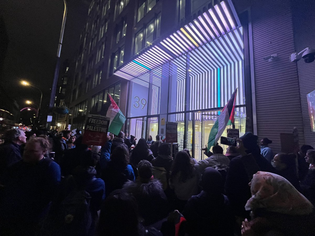 NEW: Healthcare workers are outside the Department of Health and Social Care calling for a ceasefire in Gaza and for the UK to stop arming Israel.