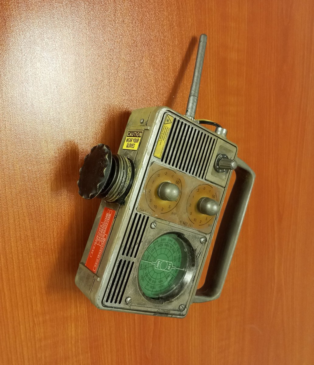 TommyNelloProps's tweet photo. Realistic Filmation's Ghostbusters TABLET TRACER
#filmationsghostbusters #filmation #tablettracer #jakekong #ghostbusters #ghostbustersprops #tommynelloprops #tommynello #propbuilding #prop #ghostcorps #cartoon #80s #primeevil #device https://t.co/yTfHqs2fBV
