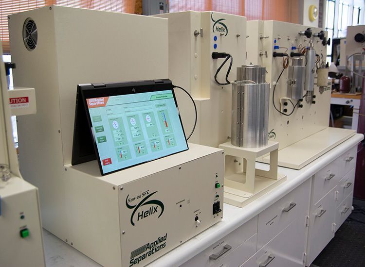 AppSep's tweet photo. The Applied Separations' Helix gives you the opportunity to use supercritical fluids to extract samples up to one liter in volume at up to 10,000 psi, and up to 240°C. Discharge the extract to an ambient condition.  https://t.co/q4M6LM4OA6 #supercritical #CO2 #greenchemistry https://t.co/HZC6zbkDKZ