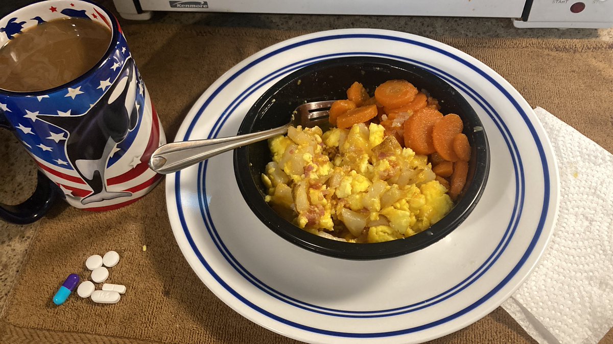 Good afternoon everybody! ☕️ I hope you’re all doing well today!☕️Time for coffee, meds, pain management, & the antibiotic! It’s working! I ran out to Dollar General, got a few more groceries! Having the Bacon & egg bowl,🥓🍳🥔my favorite cheese and carrots!🤙🏽😎🌴🪖🇺🇸🦅 #FuelUp