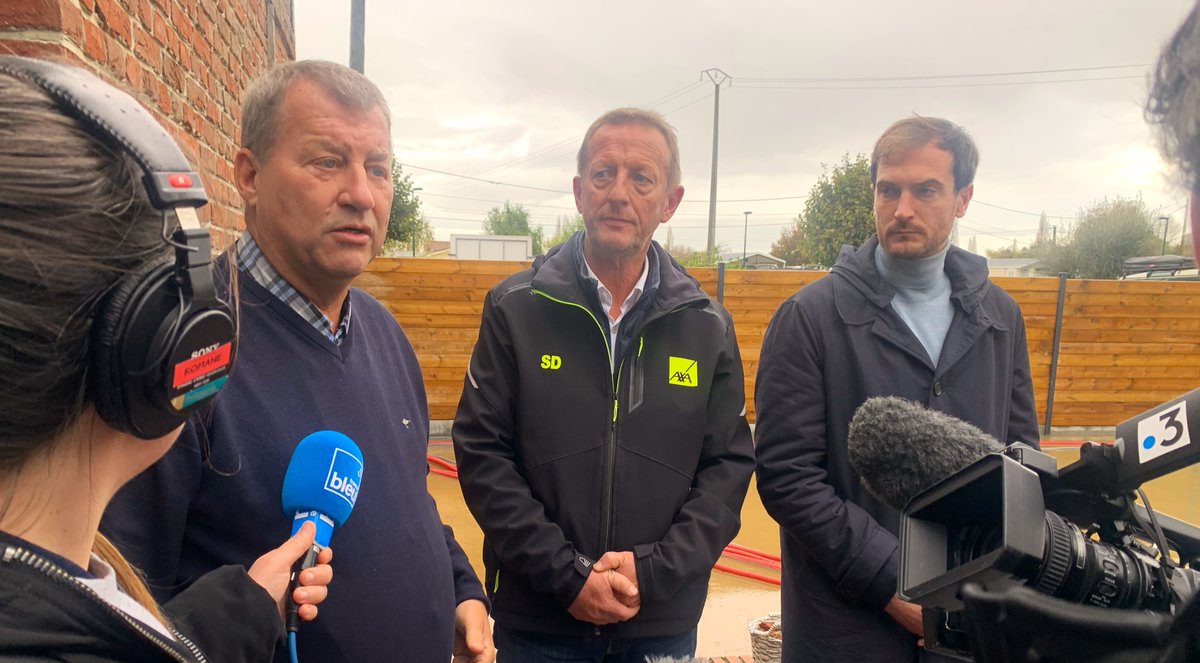 Thibaut de Bonnaventure, Directeur régional, et Samuel Demarthe, Agent général à Saint Omer, ont rencontré Olivier Costeux, pâtissier à Salperwick, pour l’accompagner face à cette situation.