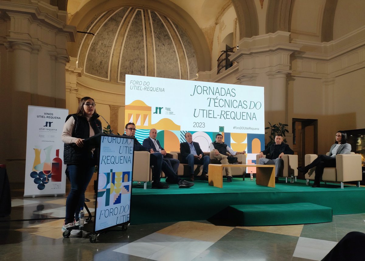 Me ha impresionado la maravillosa iglesia San Nicolás de Requena, tan singular. Adaptada para uso público como el Foro DO Utiel-Requena. ¡Qué acierto! 😍
<a href="/DOUtielRequena/">Utiel Requena Wines</a> 
#ForoBobalDOUR
#VinosBlancos