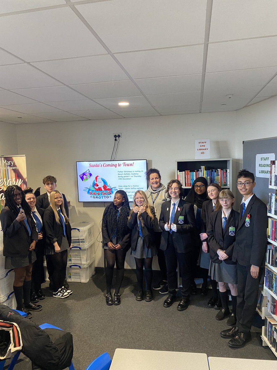 BrightLeadLaura's tweet photo. Another busy session with the Year 10 School Council at #SMCA today. Getting the final arrangements for our Santa’s Grotto fundraiser underway!
#SantaClauseIsComingToTown 🎅
#Charity 💰
#BrightLeaders💡 https://t.co/w7hUE1ybi9