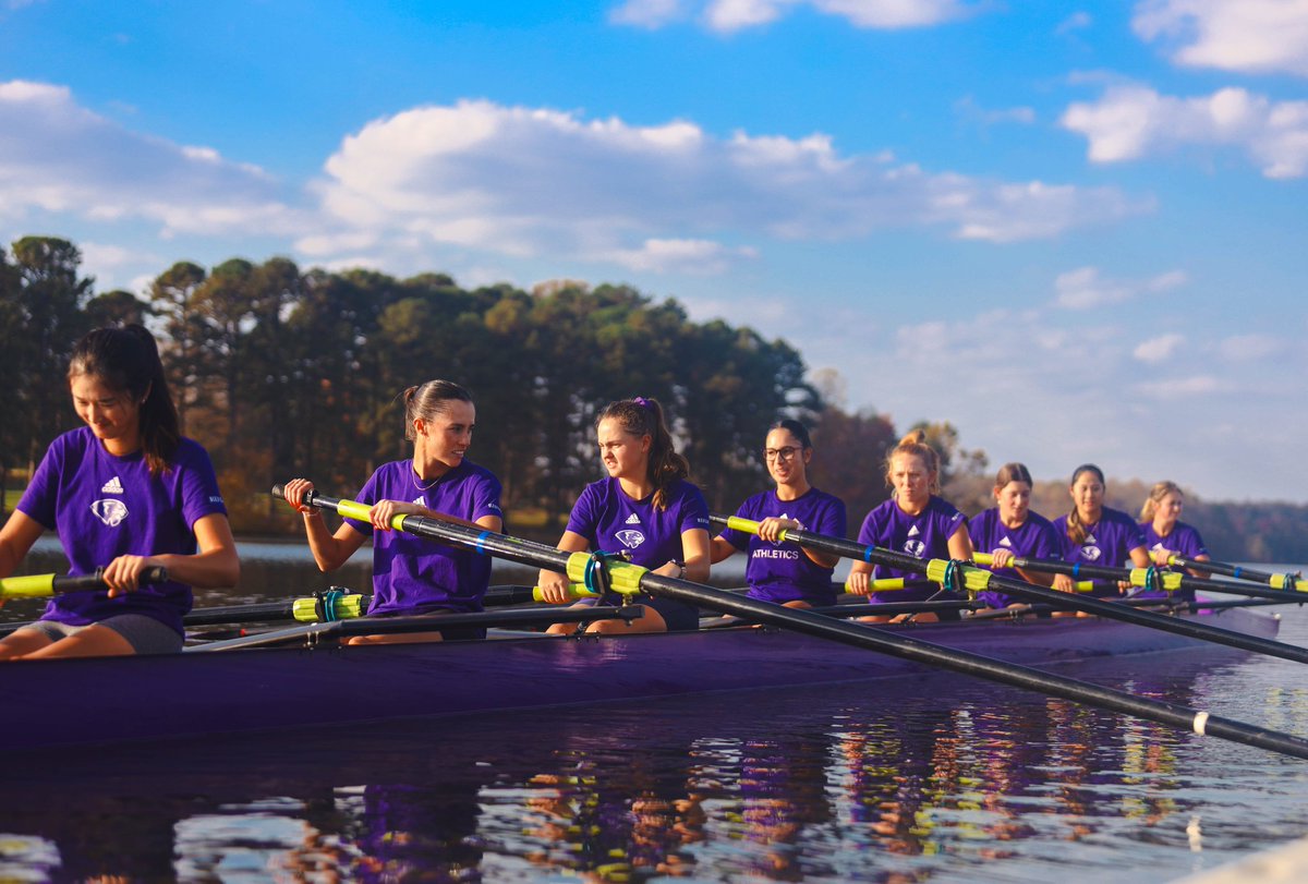 HPUWomensGolf's tweet photo. 🏌‍♀️ ➡️ 🚣‍♀️

Thank you @HPU_Rowing for teaching us your sport 🙌

#GoHPU x #Reflect🪞 https://t.co/3hTBUmOtG1