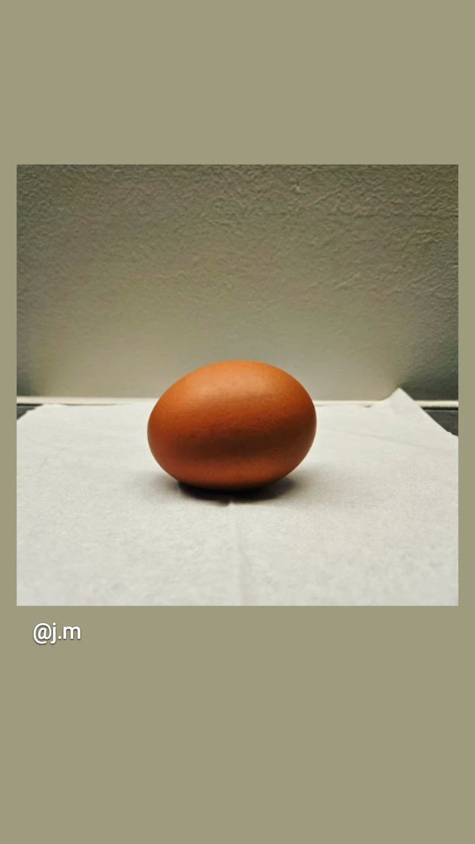 'THIS IS JIMIN'S EGG' so beautiful so elegant just looking like a wow🤣