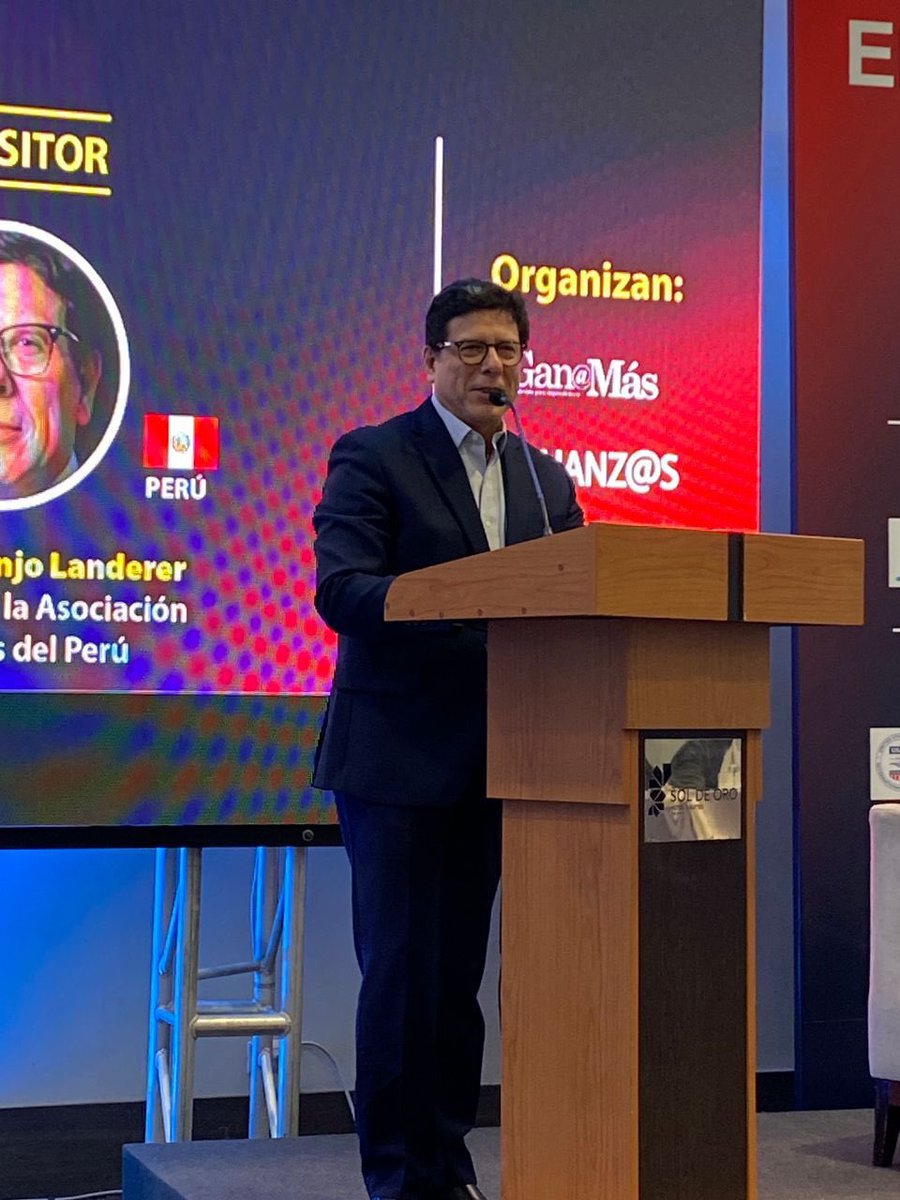 asbancperu's tweet photo. Hoy Martín Naranjo (@mnaranjol), Presidente de la Asociación de Bancos del Perú, compartió con el público del "7mo Congreso de Innovación Financiera en la era digital" los programas Educación Financiera en tu Cole y Finanzas al Toque.

#AsbancComparte https://t.co/KHMTY1Pbe6