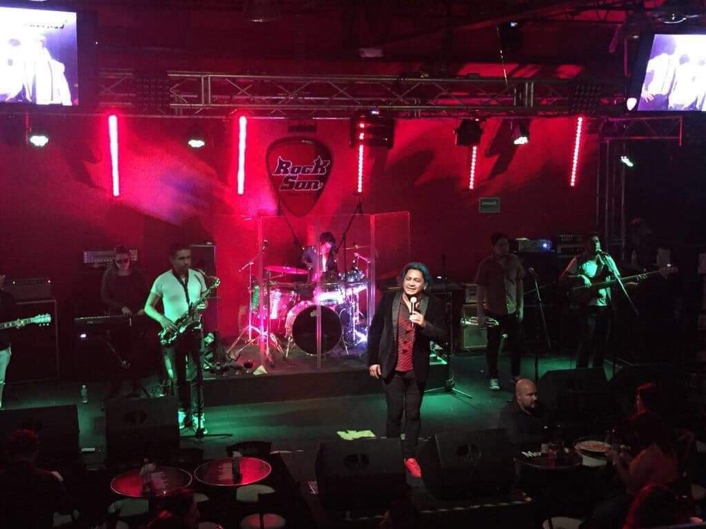 Viernes con Los Vallarta, mezcalitas al 2x1 de 7:00 a 10:00 p.m., promos en botellas y regalos para los cumpleañeros! Reservaciones: 5641940971
#RockSon #izcalli 
#RockEnVivo
#rockenizcalli
#rockmusic